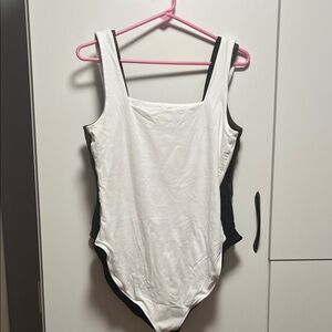 Old Navy White and Black Muscle Tee